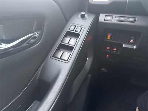 Used 2023 Nissan Frontier SV w/ SV Convenience Package image 25