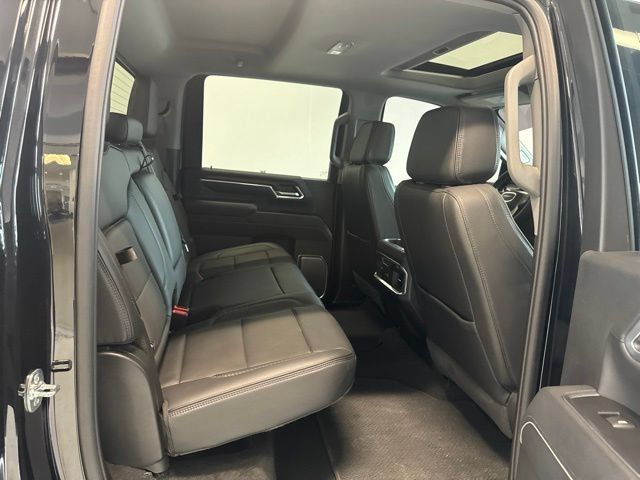 Used 2025 GMC Sierra 3500 Denali AWD/4WD image 41