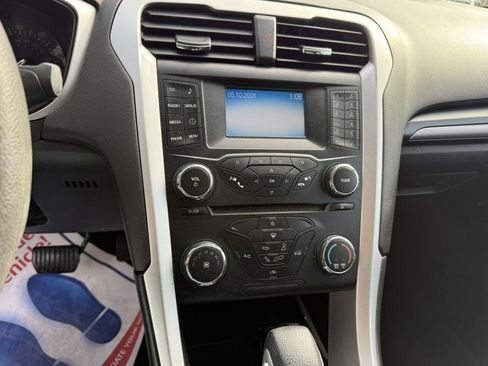 Used 2013 Ford Fusion SE FWD image 12