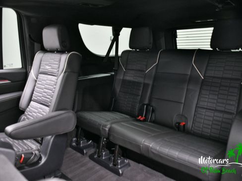 Used 2026 Cadillac Escalade ESV V w/ LPO, ONYX Package AWD/4WD image 63