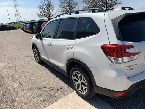 Certified 2023 Subaru Forester Premium AWD/4WD image 5