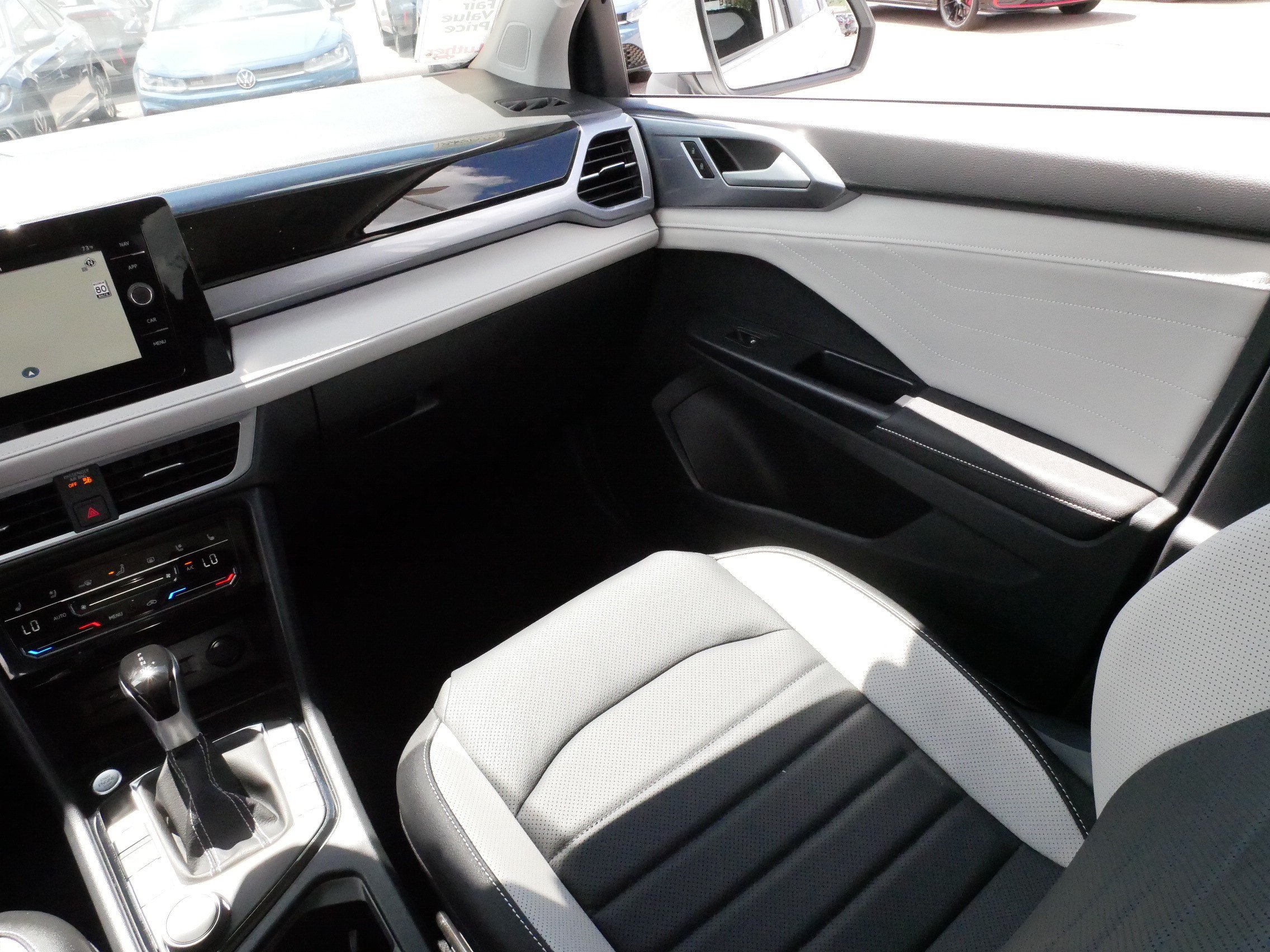 Certified 2025 Volkswagen Taos SEL AWD/4WD image 14