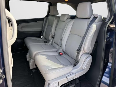 Used 2023 Honda Odyssey Touring image 13