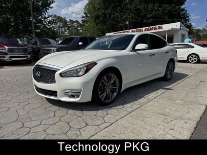 Used 2018 INFINITI Q70 Luxe