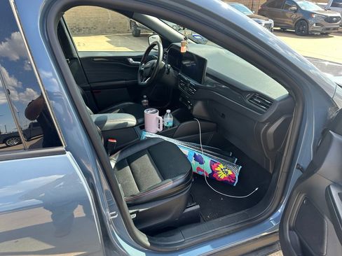 Used 2024 Ford Escape ST-Line w/ Tech Pack #1 FWD image 9