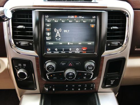 Used 2018 RAM 2500 Laramie w/ Convenience Group image 29