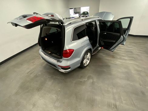 Used 2015 Mercedes-Benz GL 550 4MATIC image 55