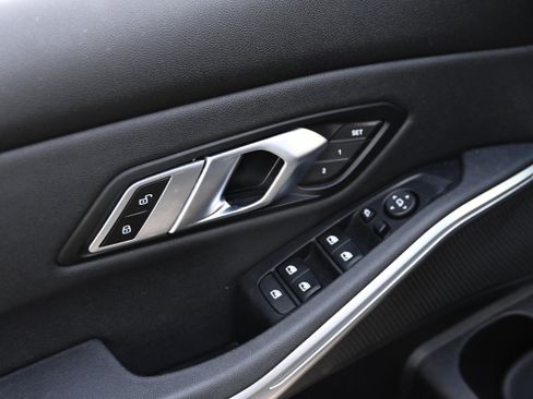 Used 2021 BMW M340i w/ Driving Assistance Package image 28