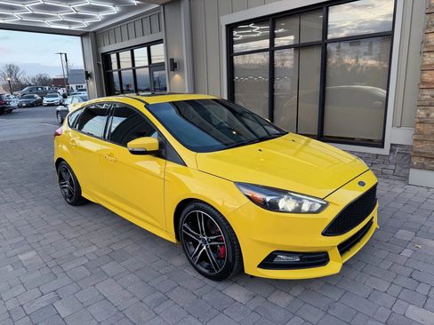 Used 2017 Ford Focus ST w/ Equipment Group 402A image 54
