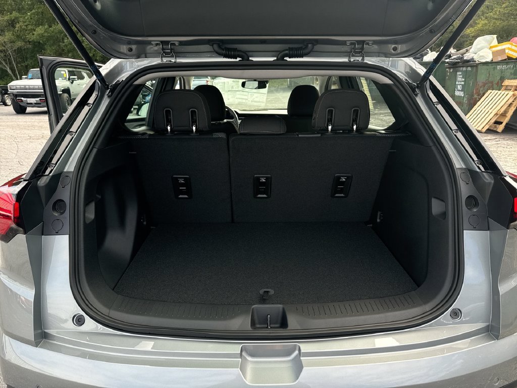 New 2027 Chevrolet Bolt LT FWD image 31