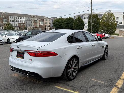 Used 2016 Jaguar XF S RWD image 14