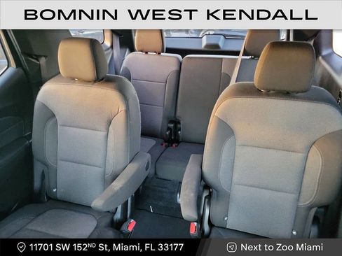 Used 2023 Chevrolet Traverse LT image 10