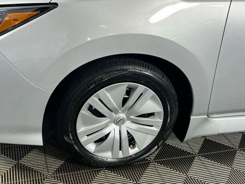 Used 2025 Nissan Leaf S image 9