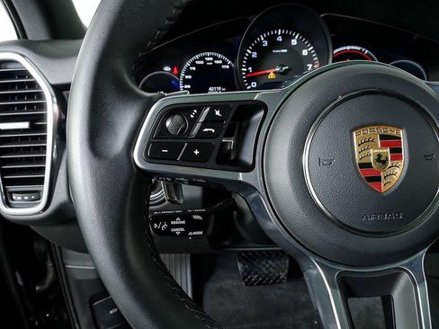 Certified 2023 Porsche Cayenne image 10