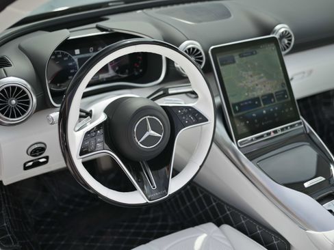 Used 2026 Mercedes-Benz Maybach SL 680 image 15