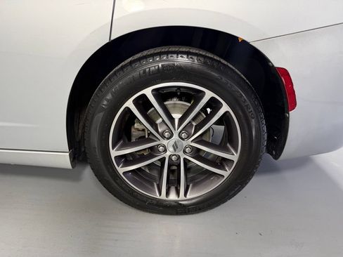 Used 2019 Dodge Charger SXT AWD/4WD image 8