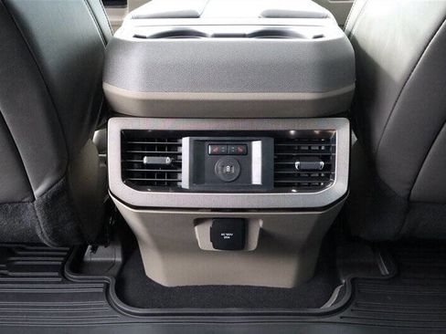 Used 2025 Ford F450 Platinum w/ Platinum Plus Package image 25