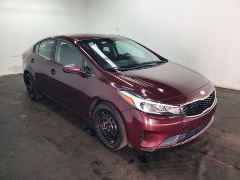 Used 2017 Kia Forte LX FWD image 3