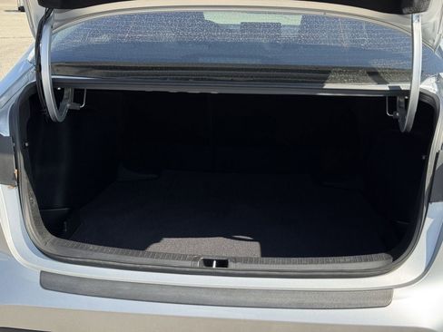 Used 2025 Toyota Corolla LE FWD image 28