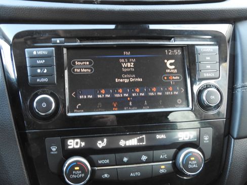 Used 2018 Nissan Rogue SL w/ Premium Package image 12