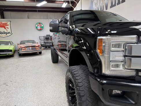 Used 2017 Ford F250 Platinum w/ Platinum Ultimate Package image 40