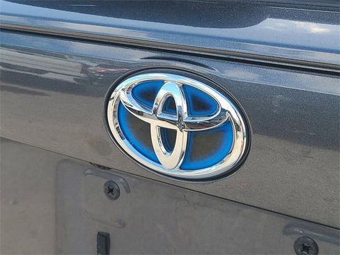 Used 2021 Toyota RAV4 XLE w/ Convenience Package image 9