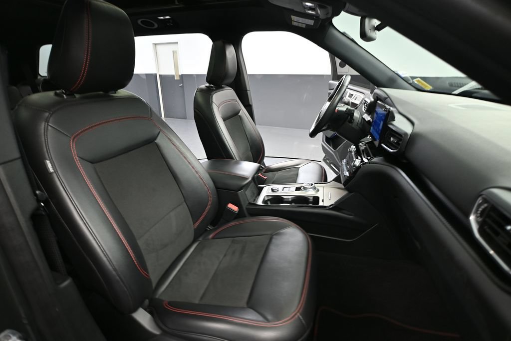 Used 2023 Ford Explorer ST-Line AWD/4WD image 46