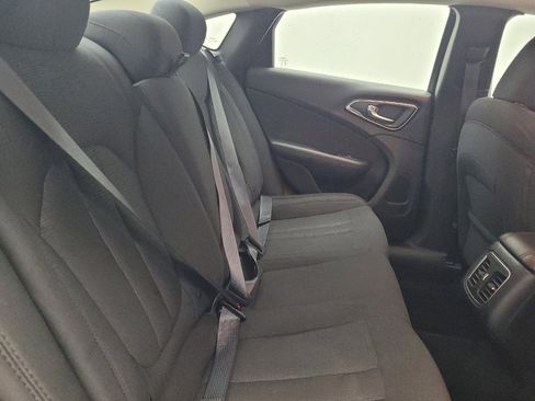 Used 2015 Chrysler 200 Limited w/ Convenience Group image 19
