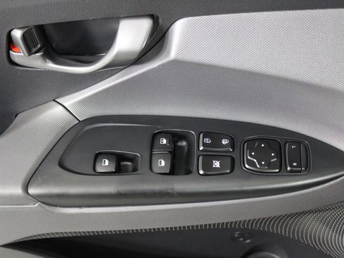 Used 2019 Hyundai Veloster 2.0 image 20