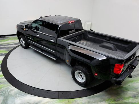 Used 2018 GMC Sierra 3500 Denali w/ Duramax Plus Package image 35