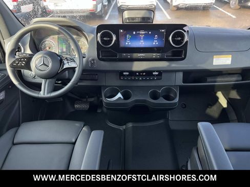 New 2025 Mercedes-Benz Sprinter 2500 image 17