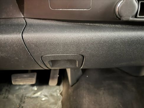 Used 2010 Chevrolet Silverado 2500 LT AWD/4WD image 18