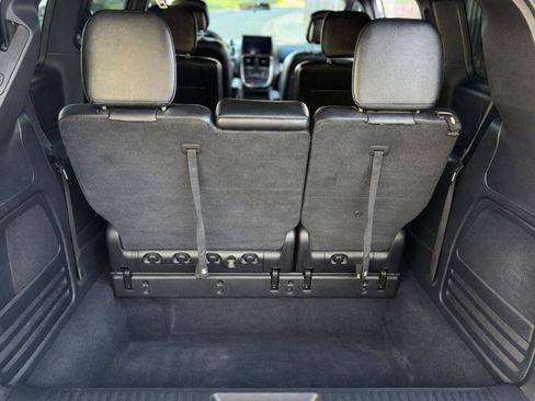 Used 2016 Dodge Grand Caravan R/T image 27