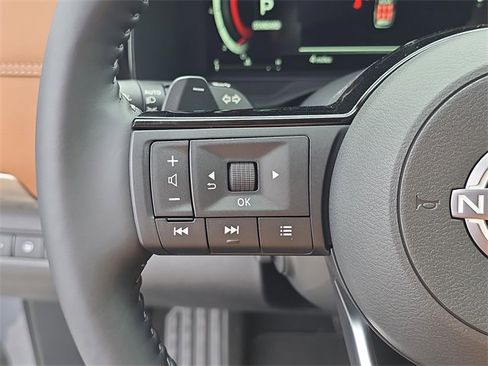 New 2025 Nissan Pathfinder Platinum w/ Black Appearance Package image 34