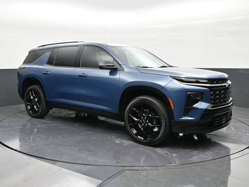 Used 2024 Chevrolet Traverse RS image 7