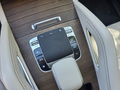 Used 2020 Mercedes-Benz GLE 350 4MATIC image 24