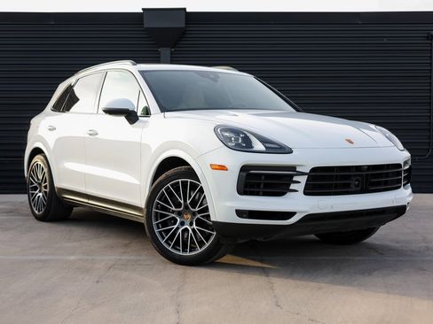 Certified 2023 Porsche Cayenne image 9