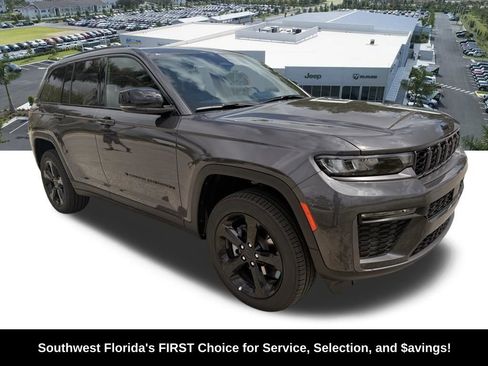 New 2026 Jeep Grand Cherokee Limited w/ Limited Altitude Package AWD/4WD image 2