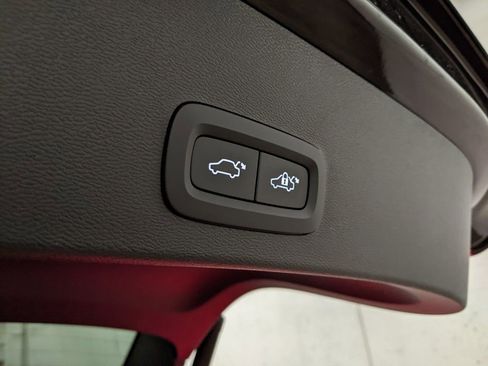 New 2026 Volvo XC40 B5 Plus w/ Protection Package Premier image 29