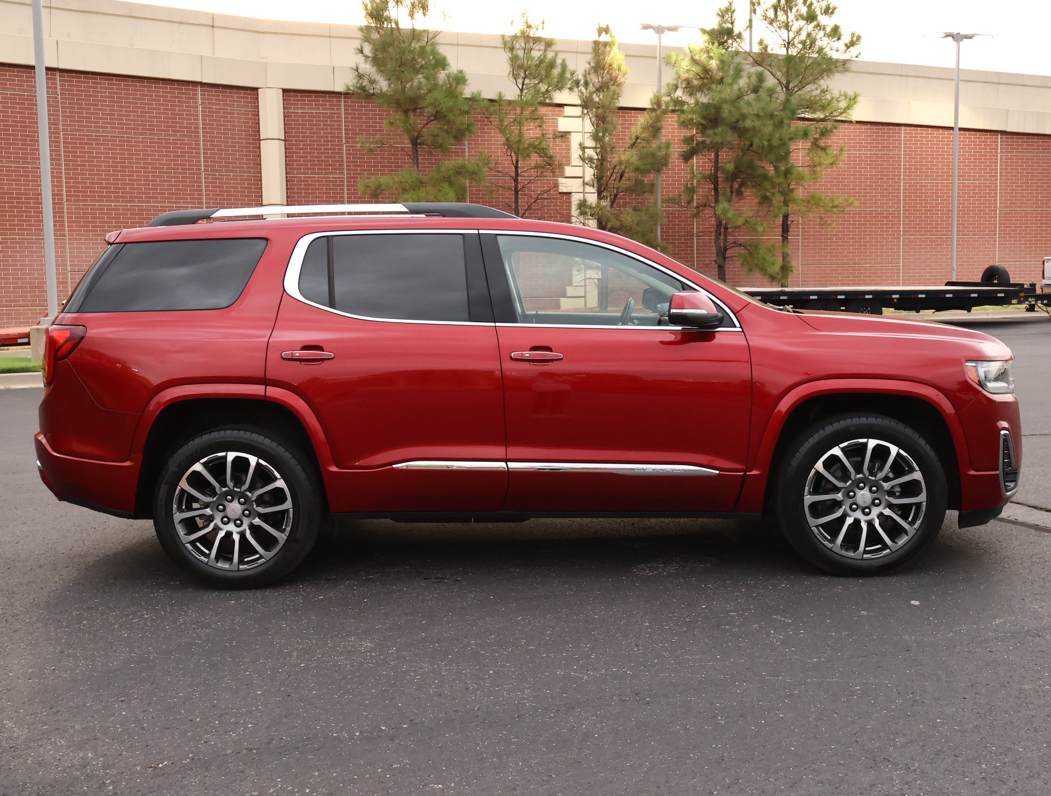 Used 2023 GMC Acadia Denali FWD image 36