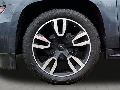 Used 2019 Chevrolet Suburban Premier w/ RST 6.2L Performance Edition RWD image 15