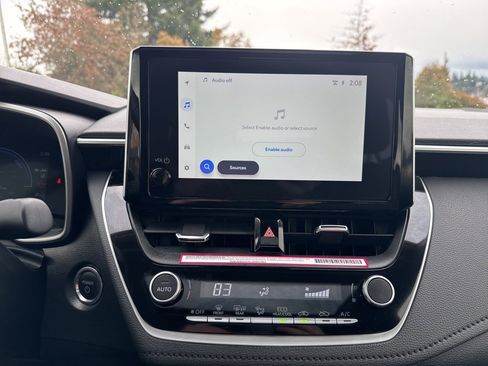 Used 2024 Toyota Corolla XLE image 19