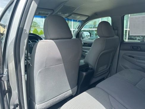 Used 2014 Toyota Tacoma PreRunner w/ SR5 Package image 27