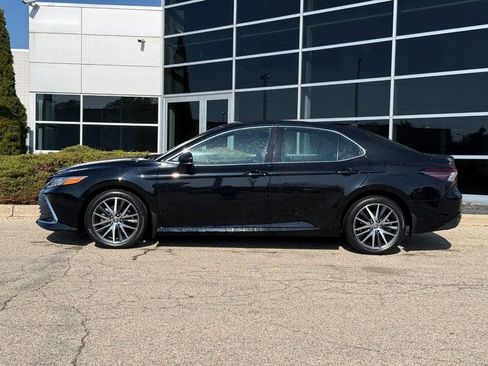 Used 2024 Toyota Camry XLE w/ Cold Weather Package AWD/4WD image 6