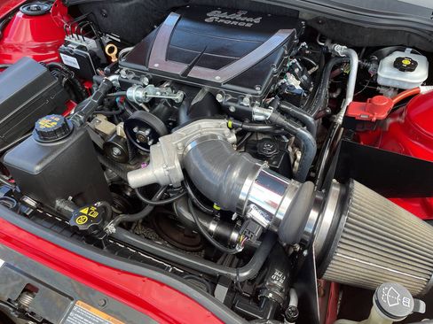Used 2010 Chevrolet Camaro SS w/ LPO, Ground Effects Package RWD image 4