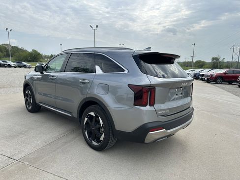 Used 2025 Kia Sorento EX AWD/4WD image 5