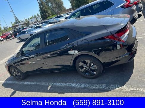 Used 2023 Hyundai Elantra SEL FWD image 2