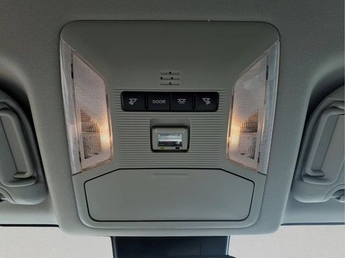 Used 2021 Toyota RAV4 XLE AWD/4WD image 20