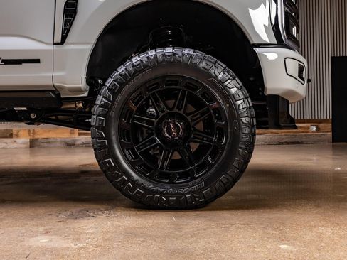 Used 2026 Ford F350 Platinum w/ Platinum Plus Package AWD/4WD image 5