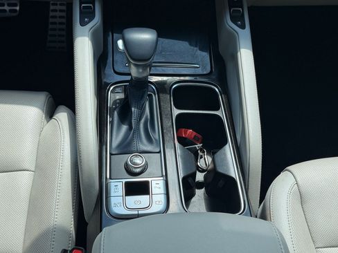 Certified 2025 Kia Telluride SX w/ SX Captain's Chair Package FWD image 18